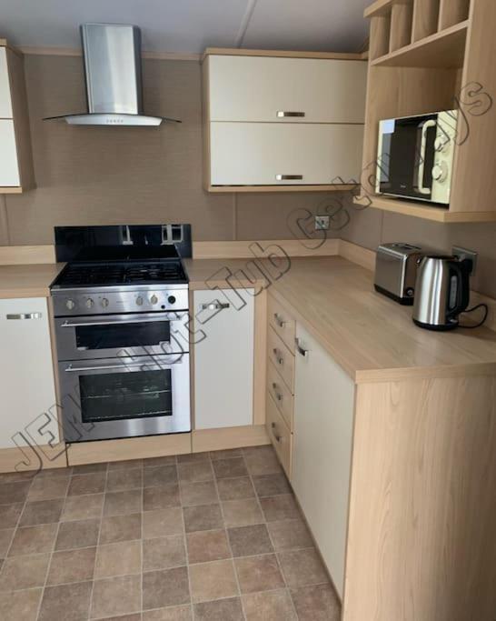 Jems Hot-Tub Getaways 8 Berth At Tattershall Lakes Dış mekan fotoğraf
