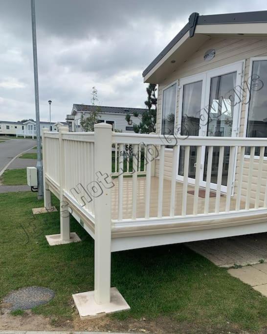 Jems Hot-Tub Getaways 8 Berth At Tattershall Lakes Dış mekan fotoğraf